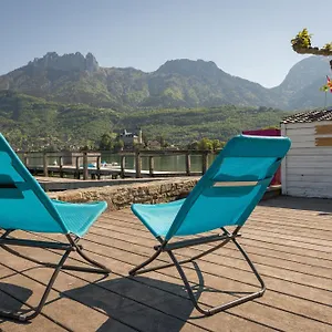 Apartment La Baie Des Voiles: Lakefront On Annecy, Duingt
